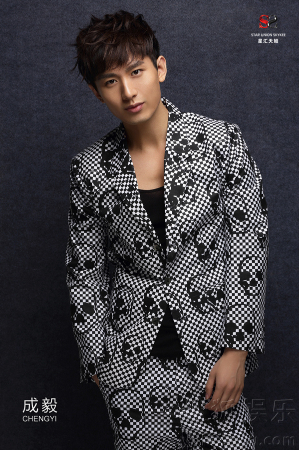 成毅最新劇透揭秘，小巷深處的獨特風(fēng)情