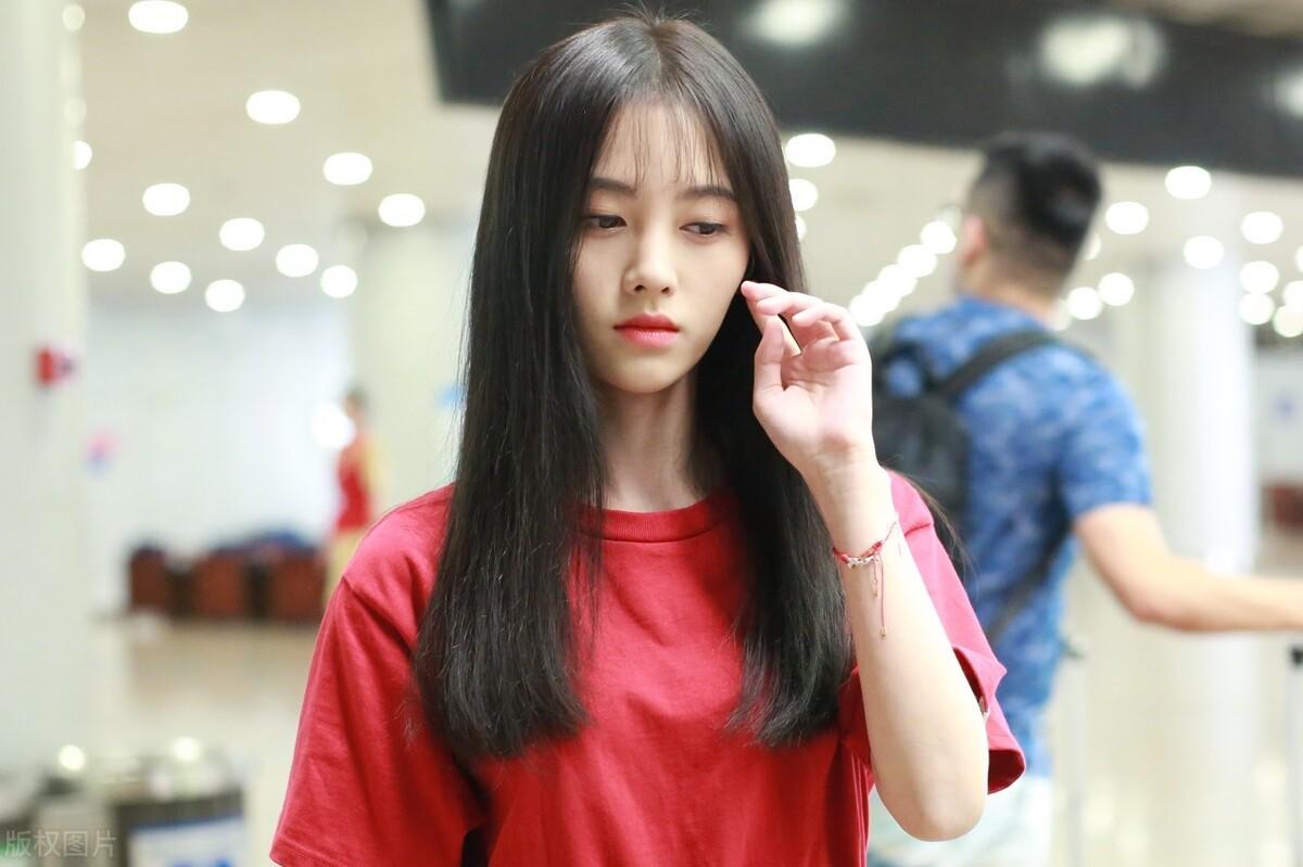 鞠婧祎最新采訪揭秘，星光下的真實(shí)自我探索